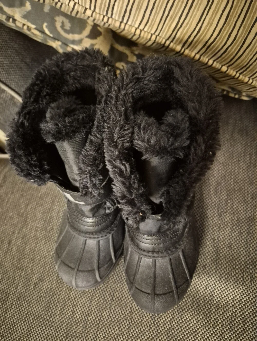 Size 13 Sorel Black Kids Winter Boot with Faux Fur Cuff